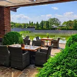 Park Hotel *