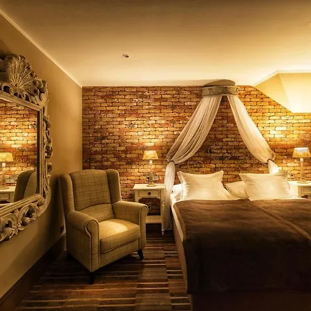 Park Hotel *